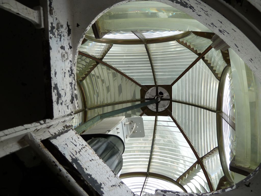 Le phare. La lentille de Fresnel. Vue intérieure.