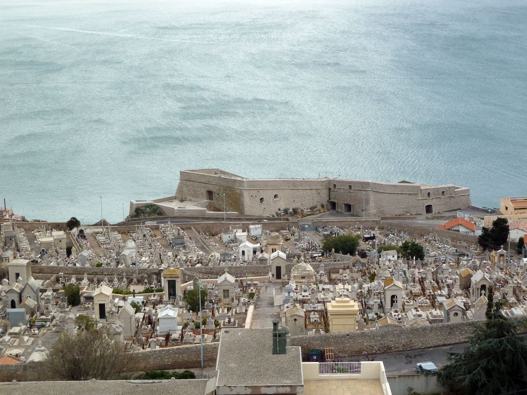 Depuis la plateforme de la lanterne du phare : le fort Saint-Pierre.