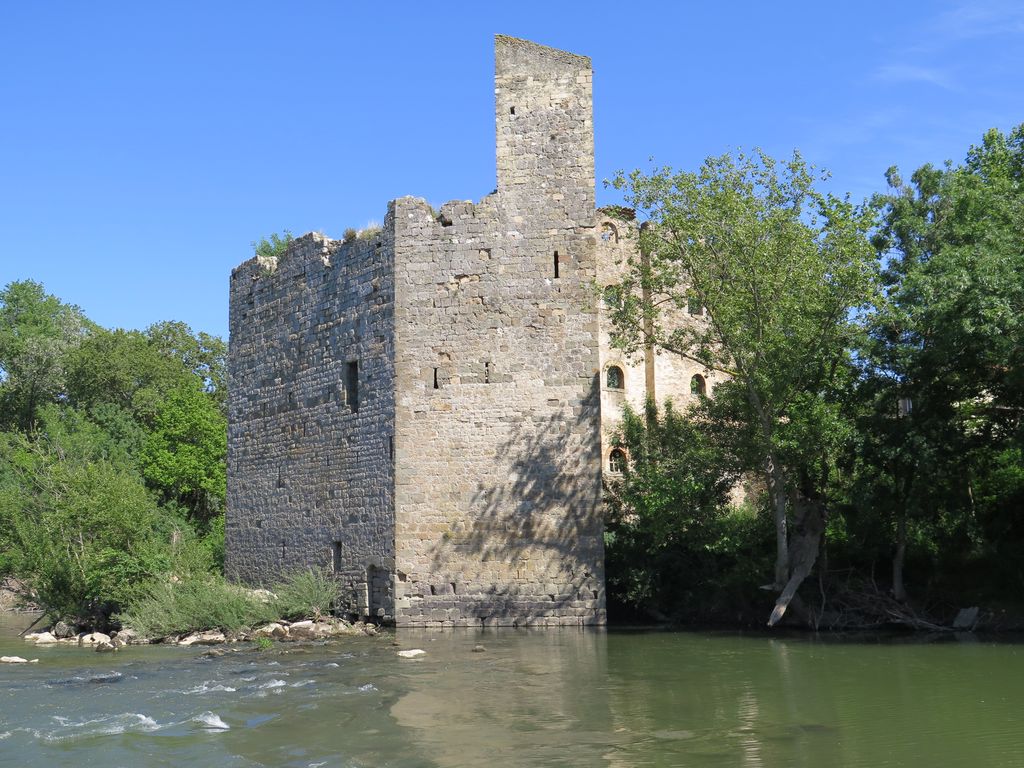 Le moulin de Canet, depuis la rive gauche de l’Aude (face nord et ouest).