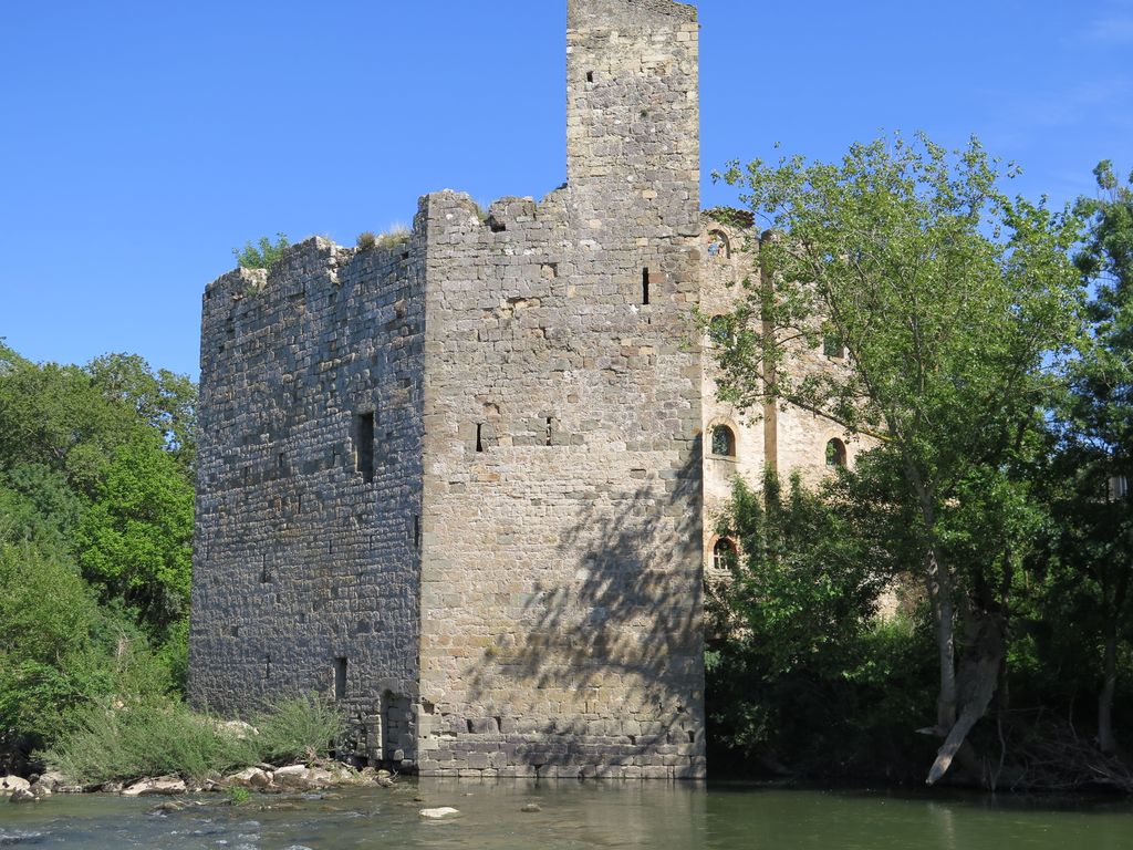 Le moulin de Canet, depuis la rive gauche de l’Aude (face nord et ouest).