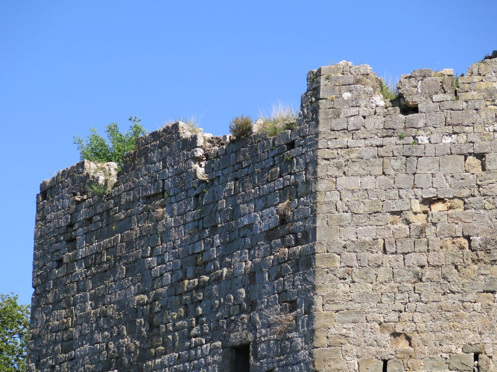 Le moulin de Canet. Pointe amont. Détail de la maçonnerie des parties hautes.