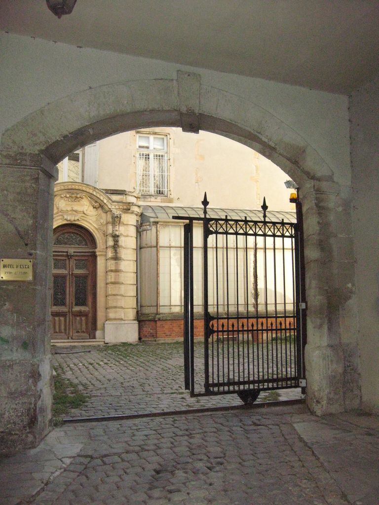 Passage vers la cour intérieure.