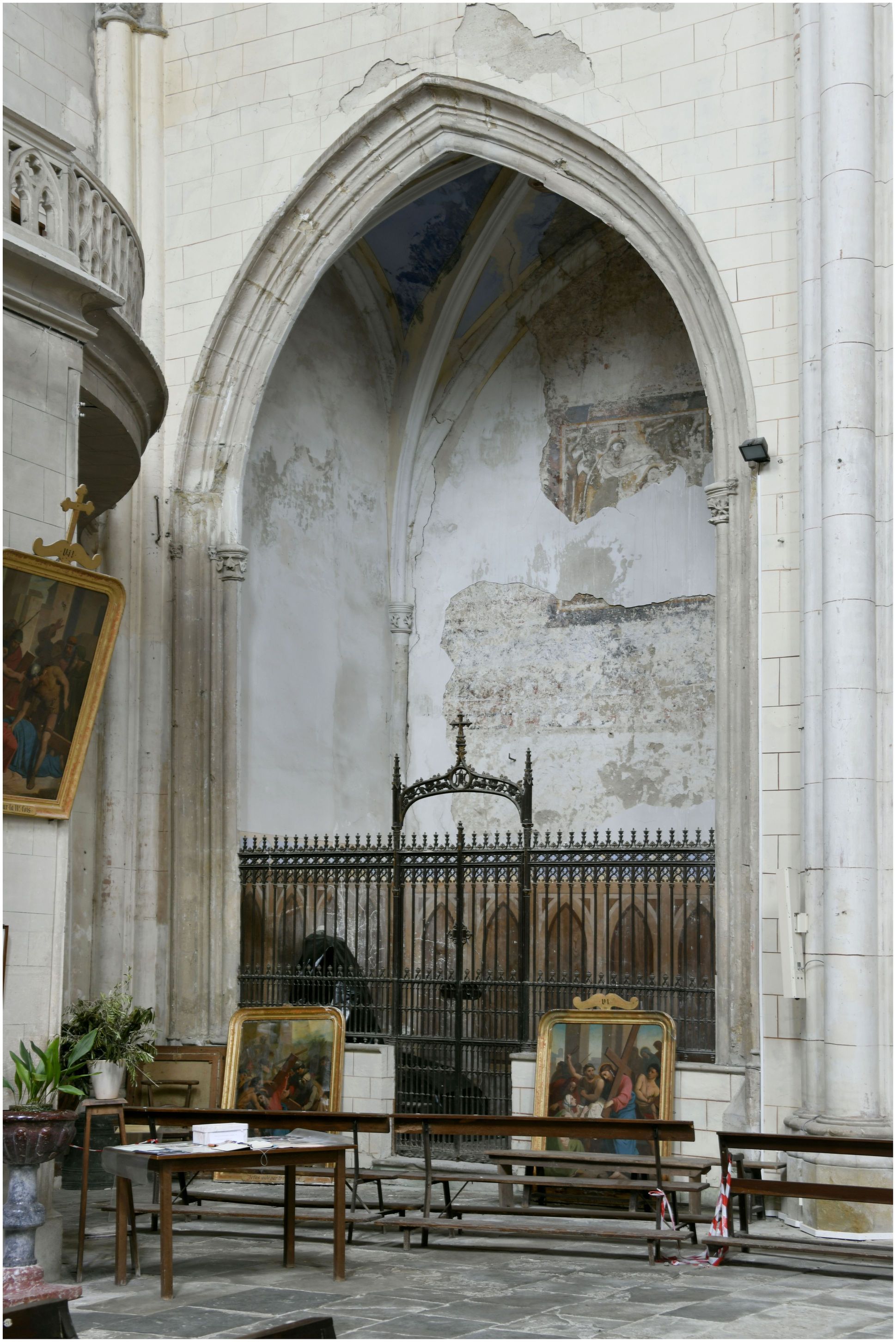 1er chapelle nord. Chapelle des fonts baptismaux.