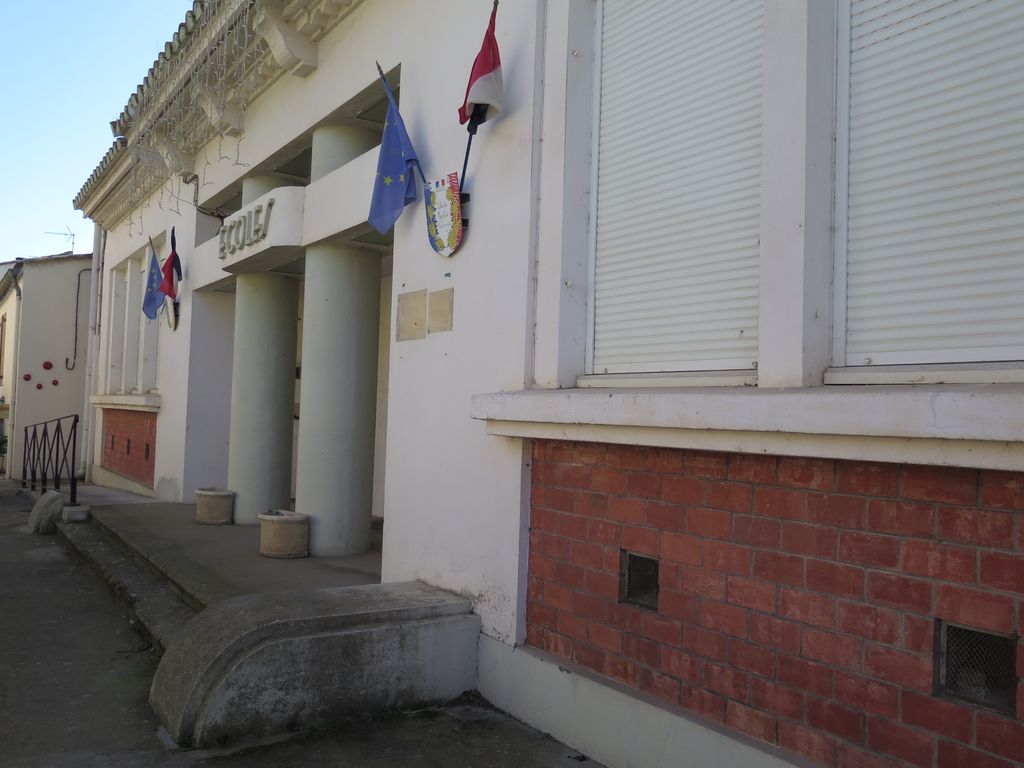 Façade principale. Porche d’entrée.
