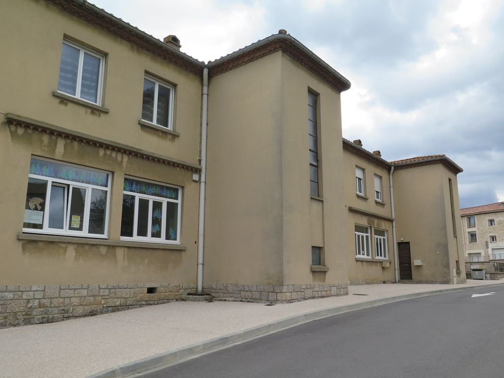 Façade nord. Aile de l’école élémentaire de garçons.