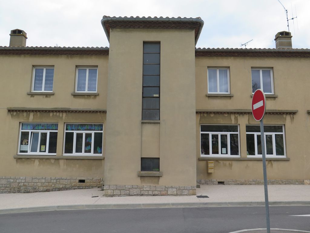 Façade nord. Aile de l’école élémentaire de garçons. Partie centrale : cage d’escalier hors œuvre.