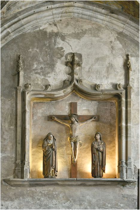 statues (calvaire) : Christ en croix, Vierge et saint Jean