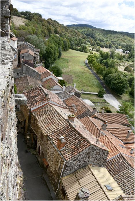 maisons bordant l'aile sud