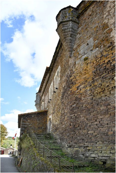 élévation nord, rampe, la mountado, menant à l’ancienne bergerie