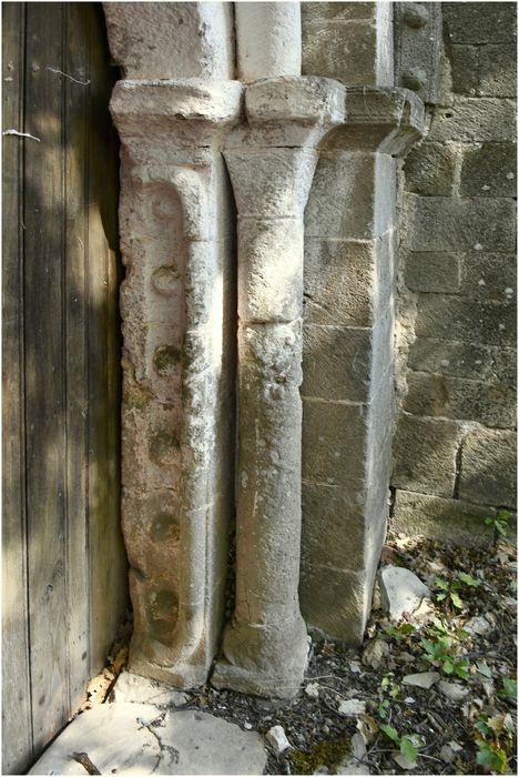 portail d’accès sud, piédroit droit