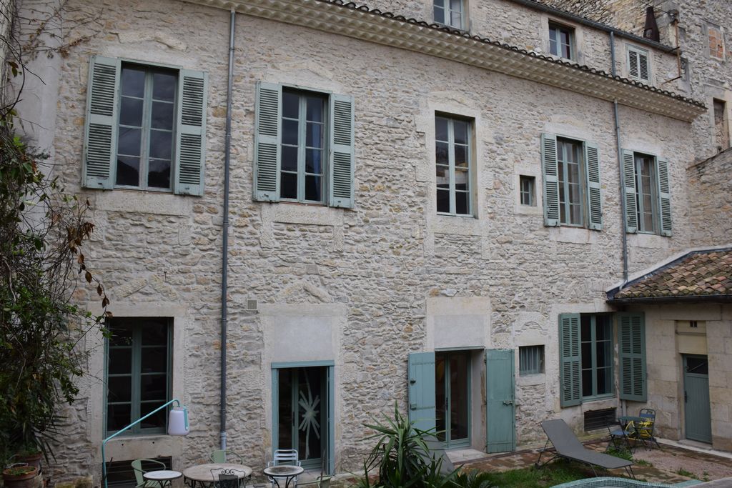 Façade sur jardin.