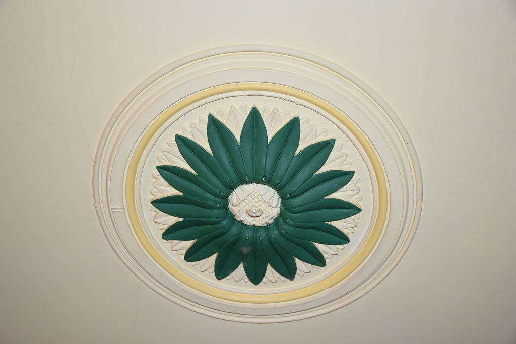 Gypseries du plafond du sous-sol.