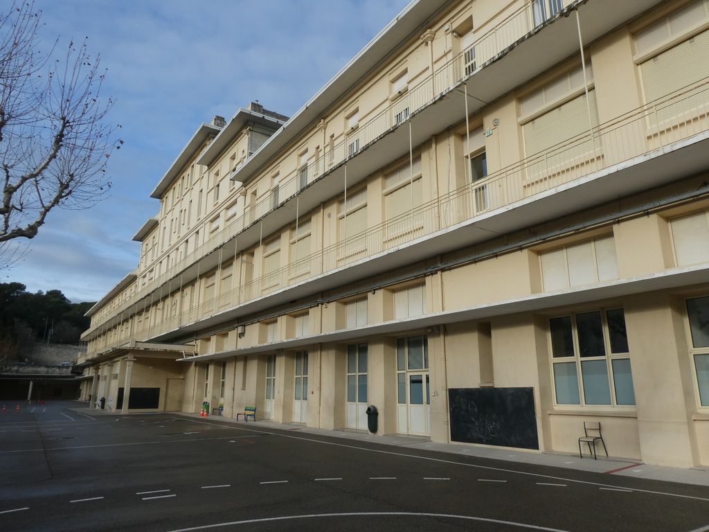 Façade sur cour depuis l’est.