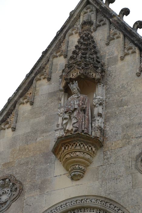 chapelle, façade nord, statue : Saint Louis