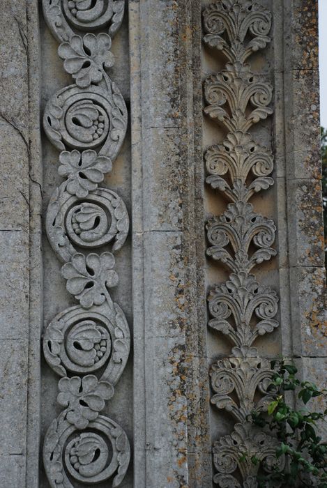 chapelle, façade nord, détails décoratifs