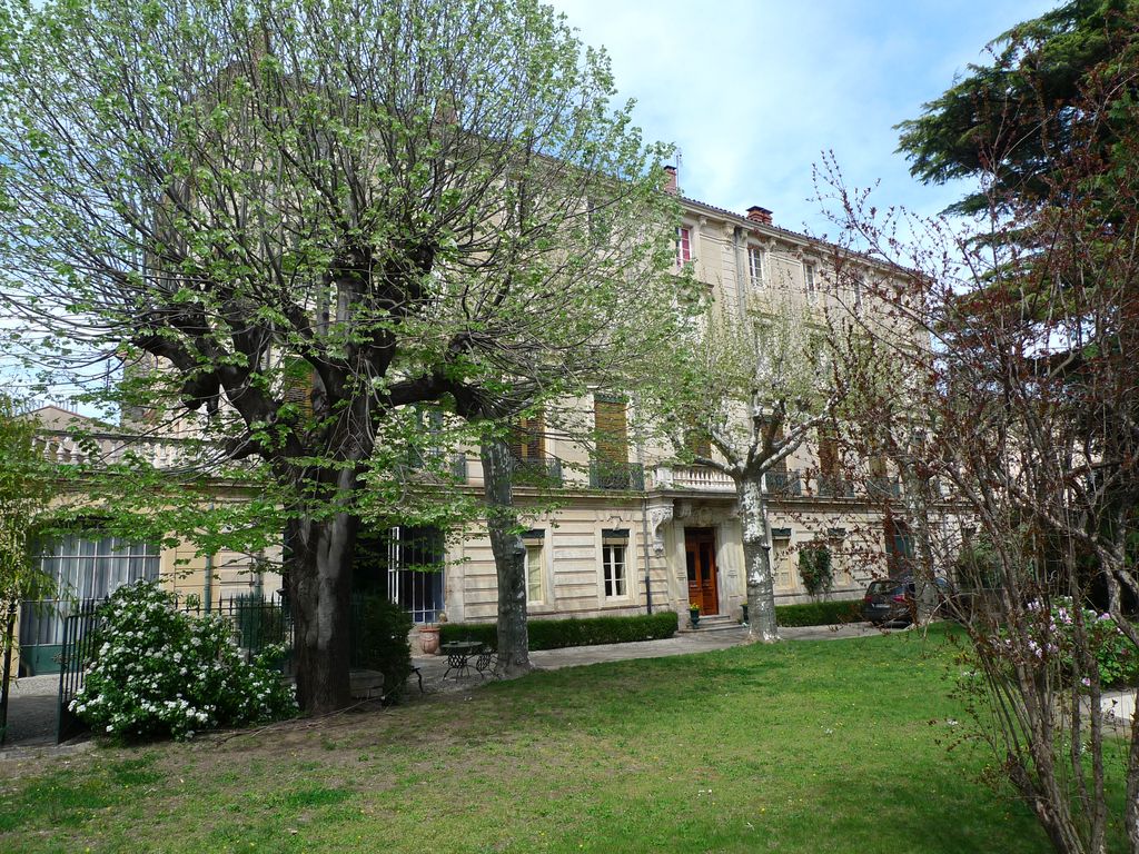 Façade principale, vue depuis le parc.