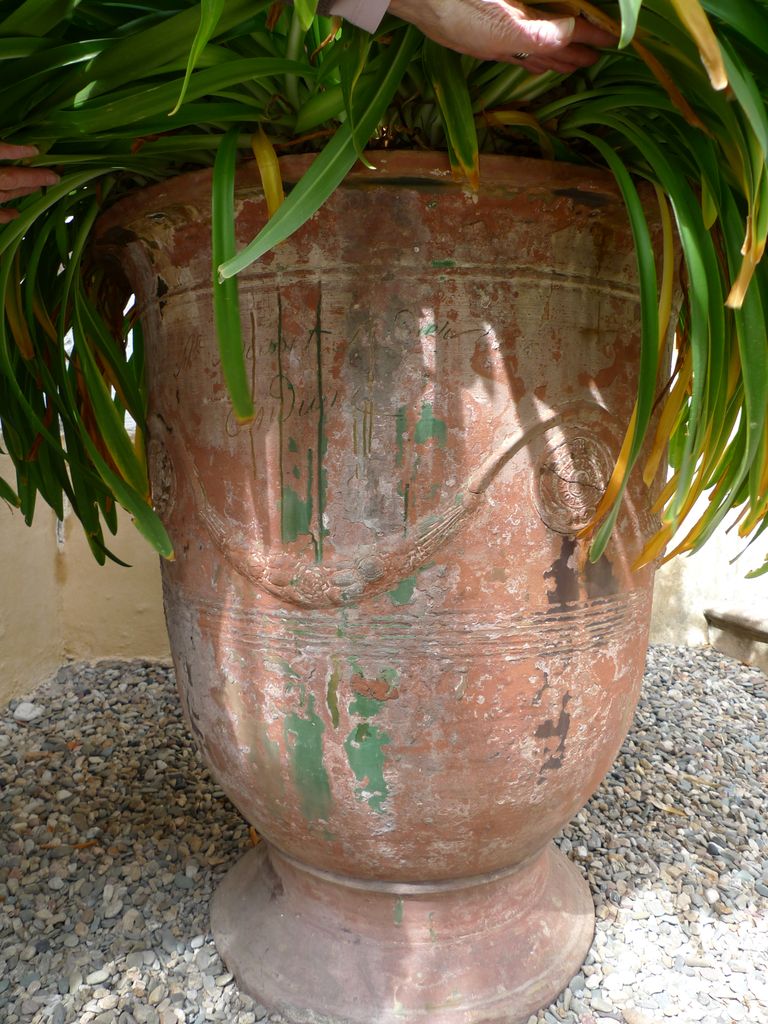 Vase d’Anduze, Boisset, signature.