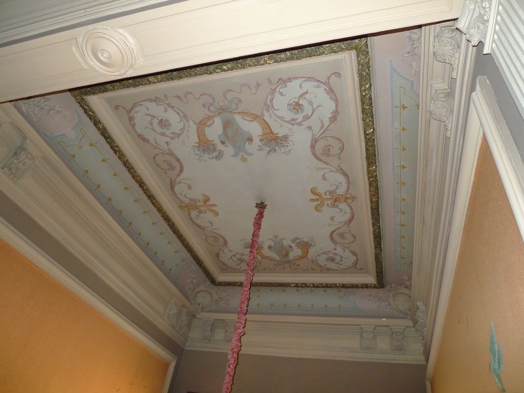 Plafond de l'escalier.