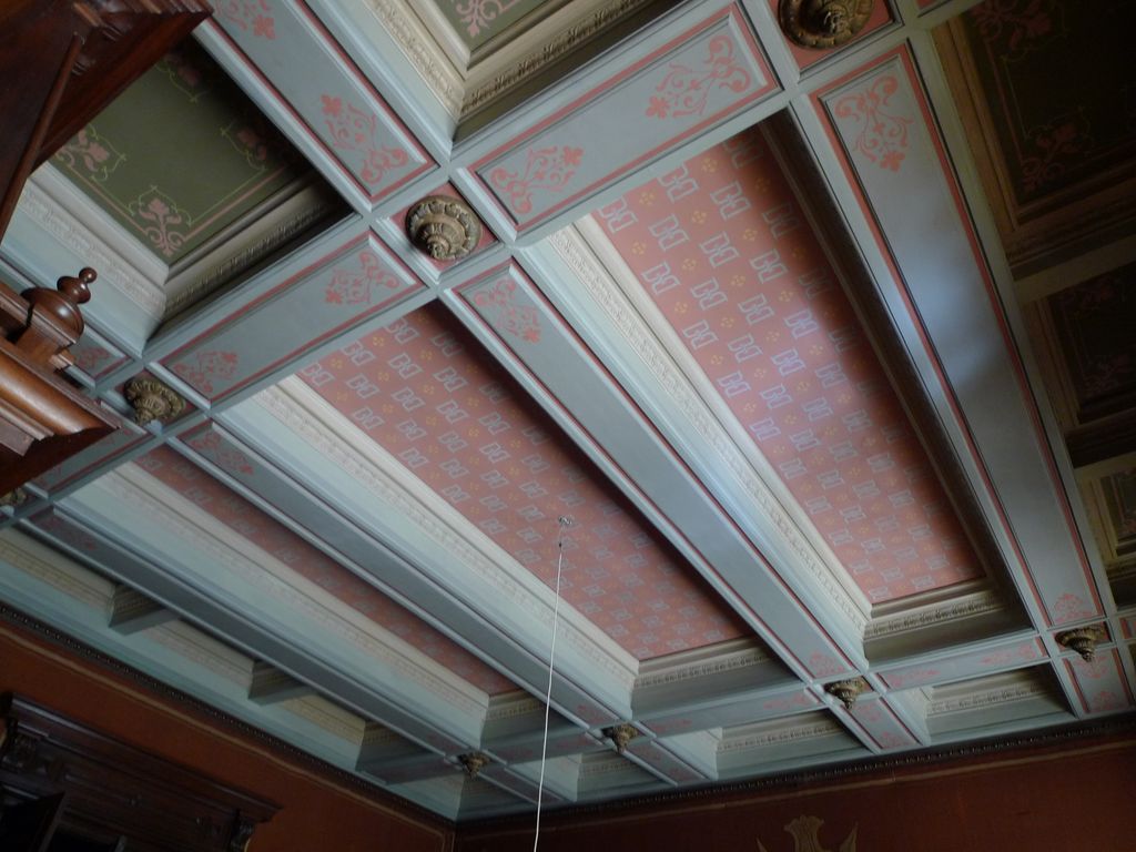 Plafond du bureau.