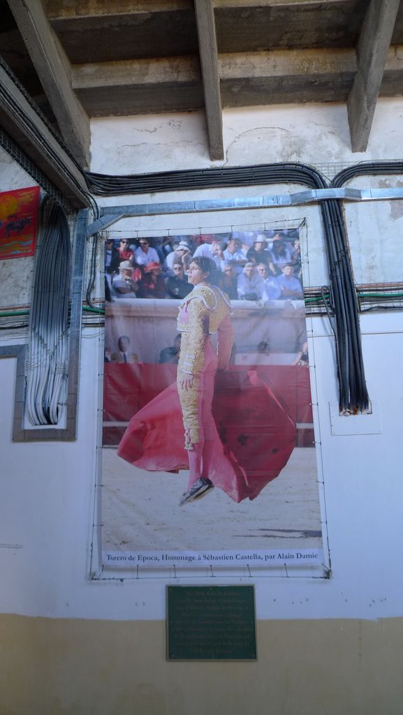 Affiche du torero Sébastien Castella, couloir d'accès aux gradins.