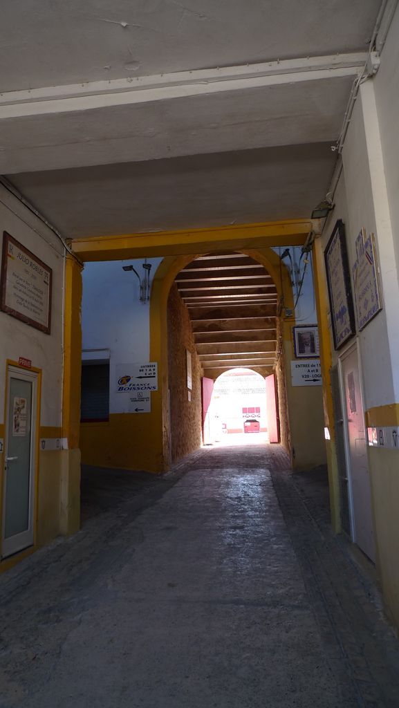 Couloir d'accès à l'arène.