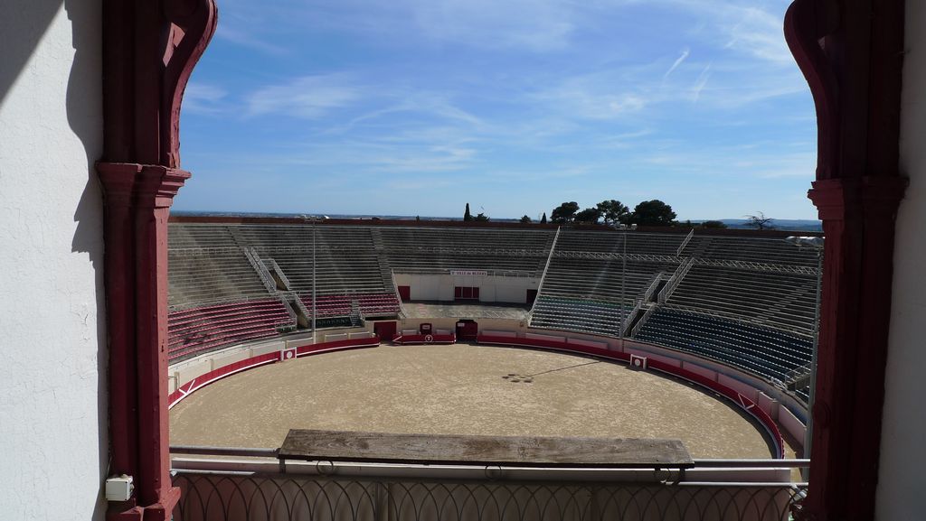 Vue de l'arène depuis la loge de gala.