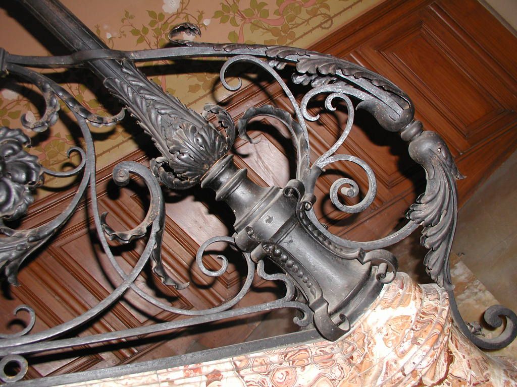 Détail de la ferronnerie de l'escalier.