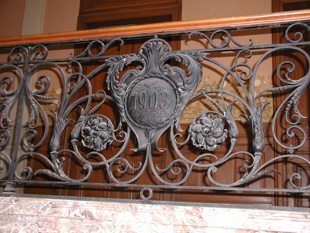 Détail de la ferronnerie de l'escalier (1903).