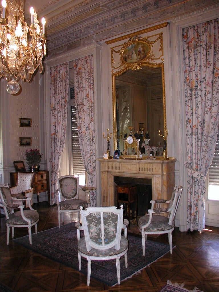 Grand salon, premier étage.