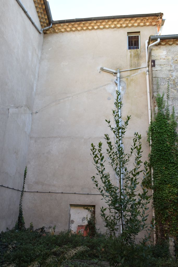 Jonction entre le château et les communs.