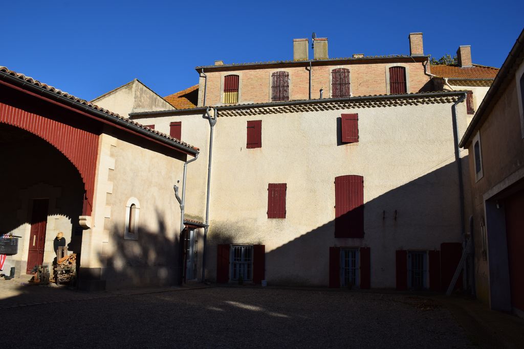 Cour des communs.