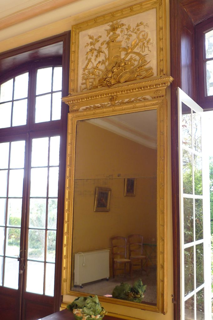 Miroir de la salle à manger.