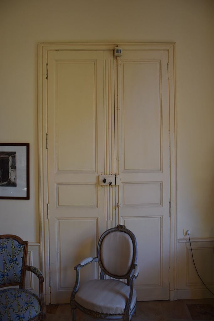 Porte du hall d'entrée.