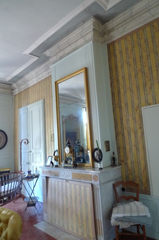 Cheminée de la chambre.