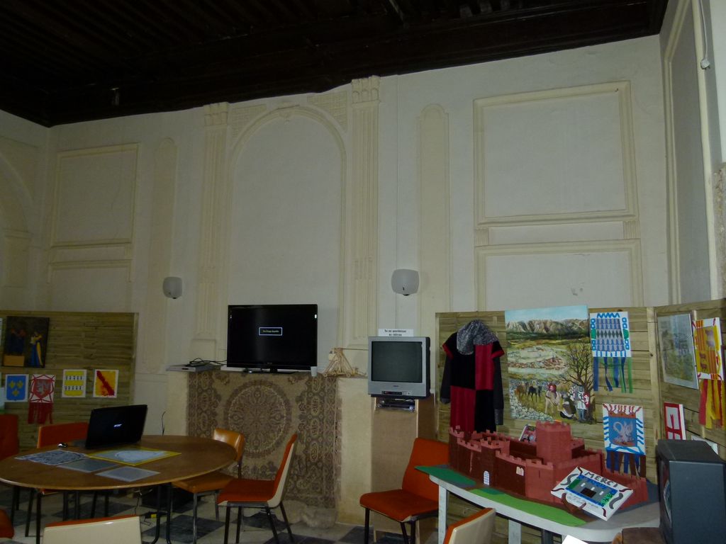 Premier niveau du logis sud, salle aux gypseries.