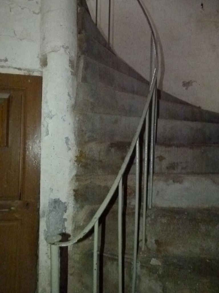 Escalier à vis.