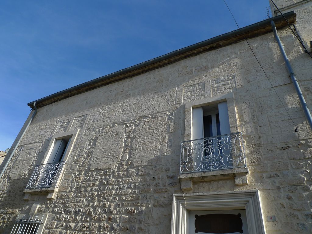 Façade, rue des Religieuses (parcelle 141). 