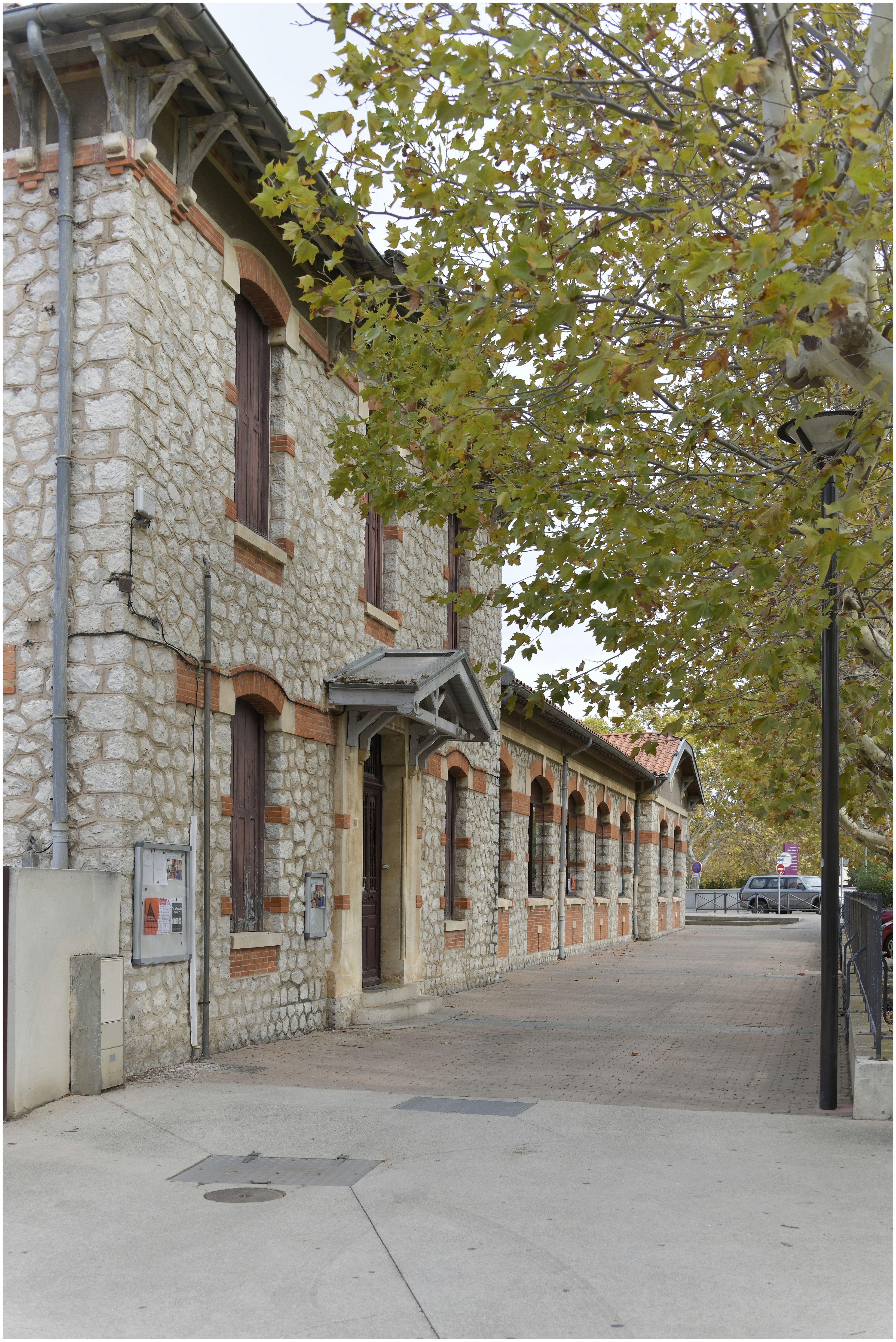 Entrée sur la rue Anatole-France. Ecole de filles