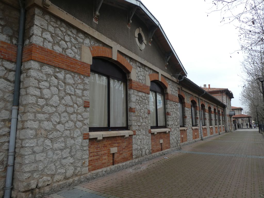 Façades sur rue.