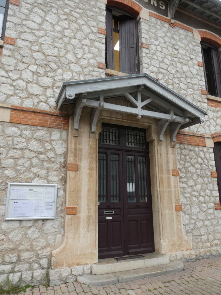 Façades sur rue.