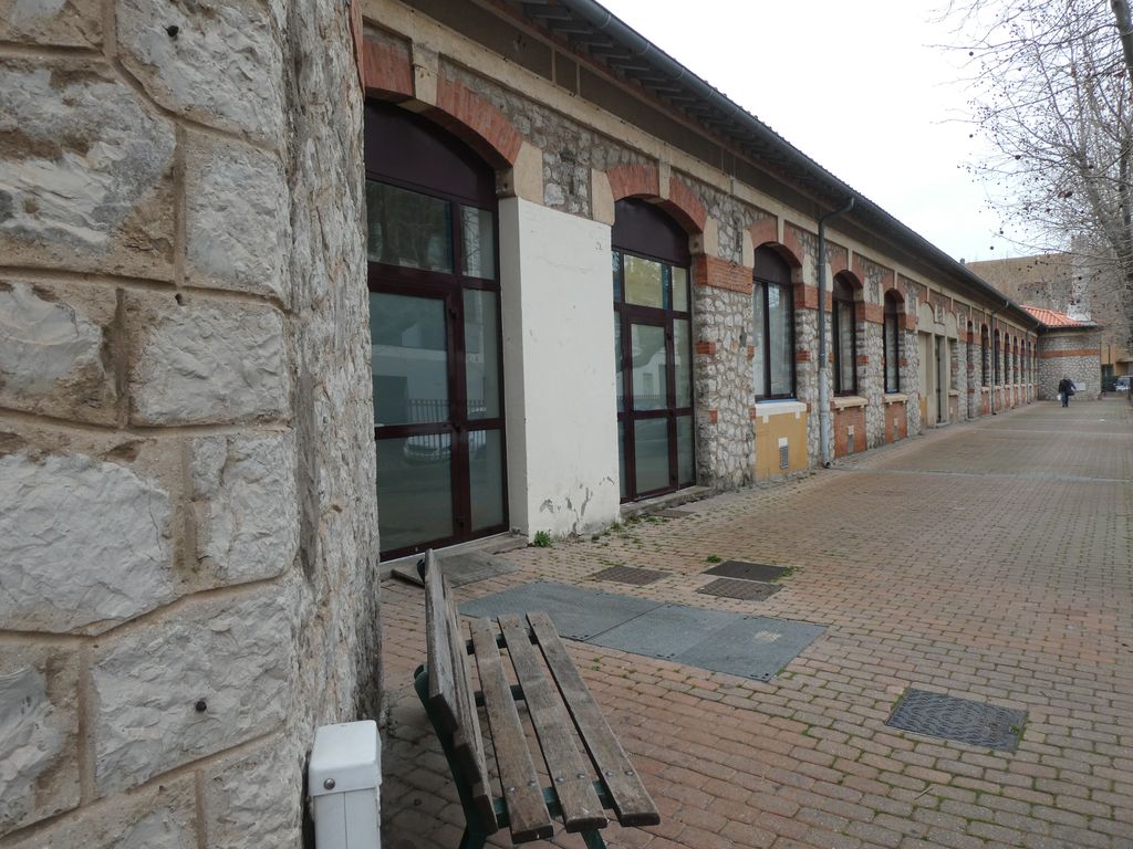 Façades sur rue.