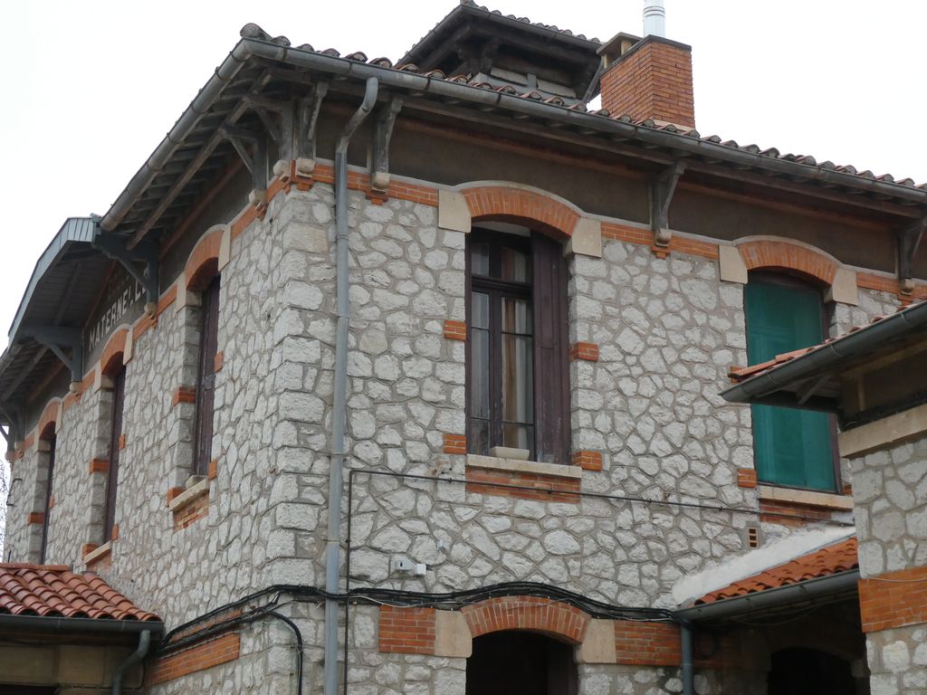 Pavillon de l’école maternelle.