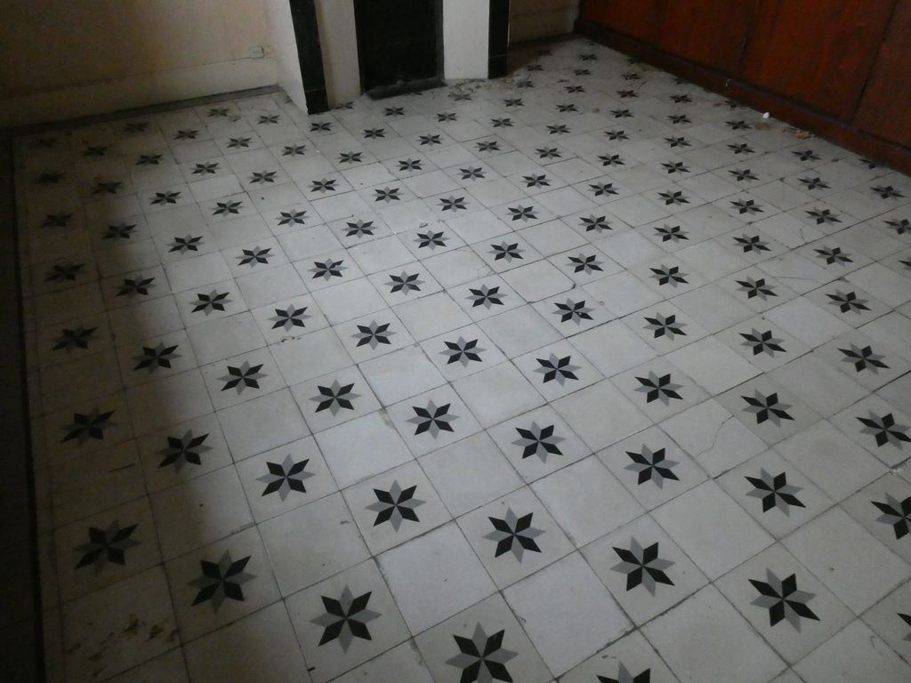 Logement. Détail des carreaux de ciment.