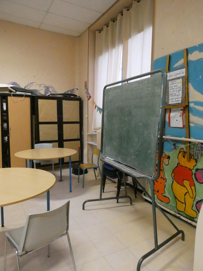 Salle de classe. Tableau à craie.