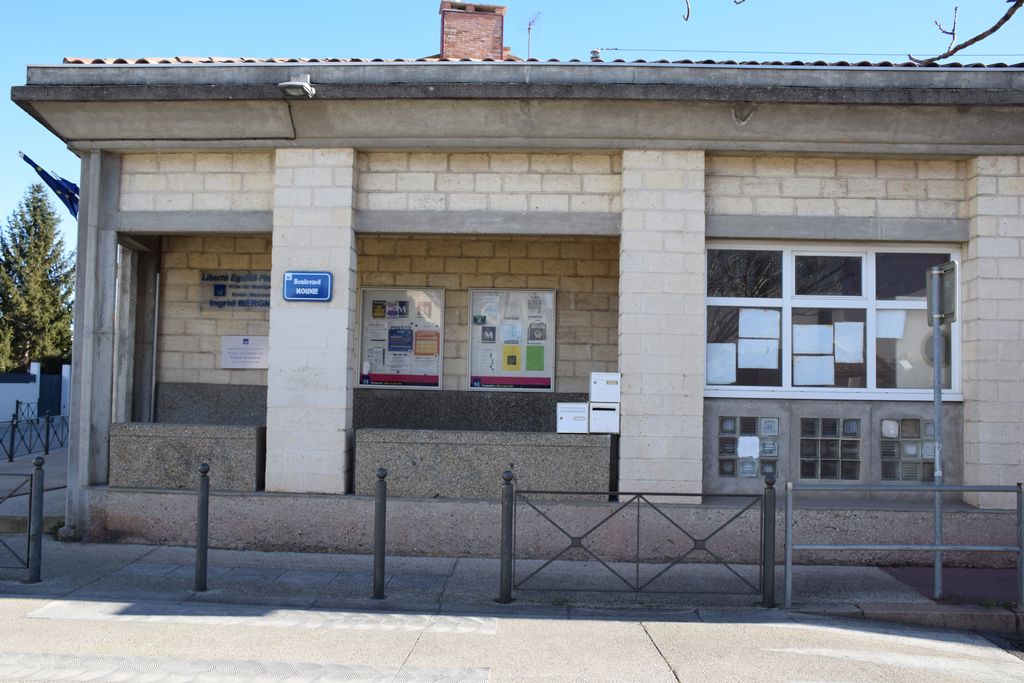 Ecole maternelle. Façade sur le boulevard Mounié.