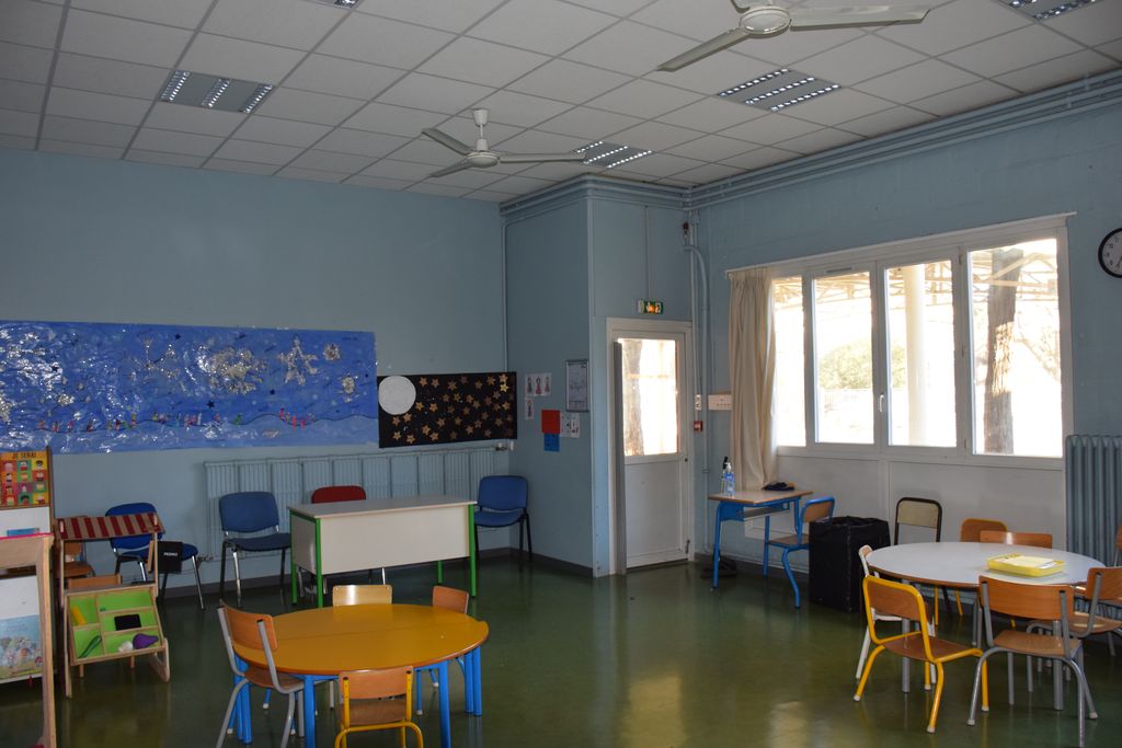 Ecole maternelle. Salle de classe.