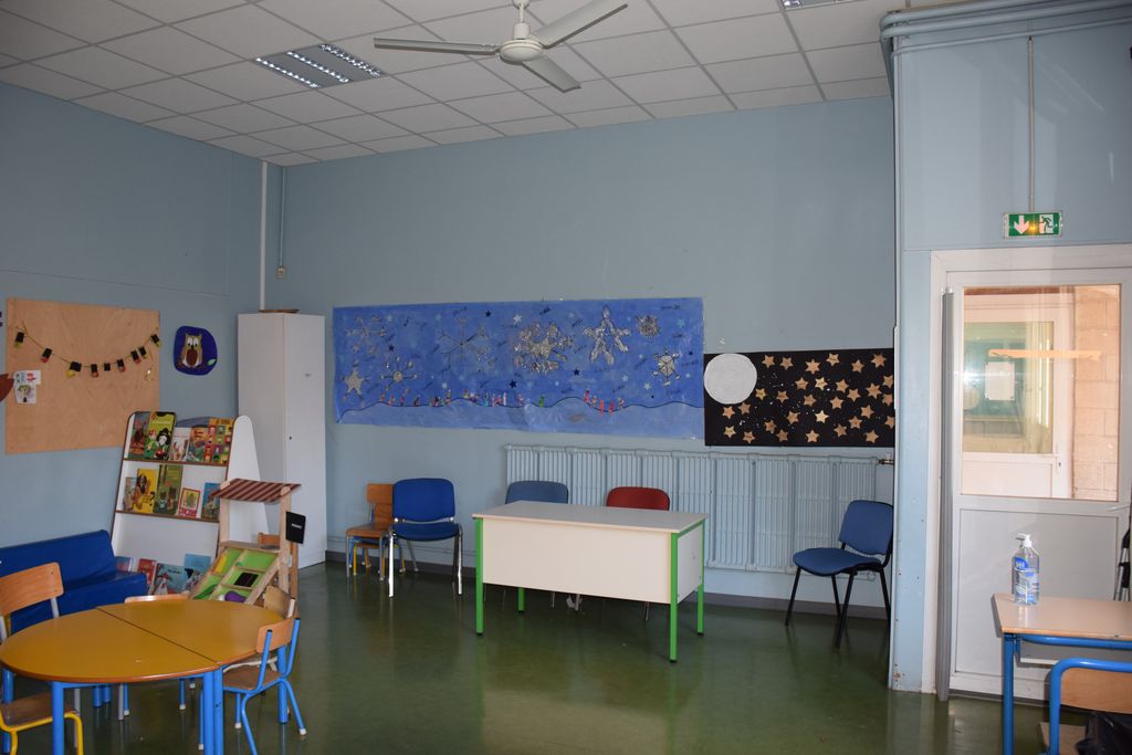 Ecole maternelle. Salle de classe.