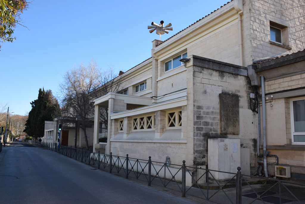 Ecole élémentaire Jean-Moulin. Vue d’ensemble sur le boulevard des Sports, depuis l’ouest.