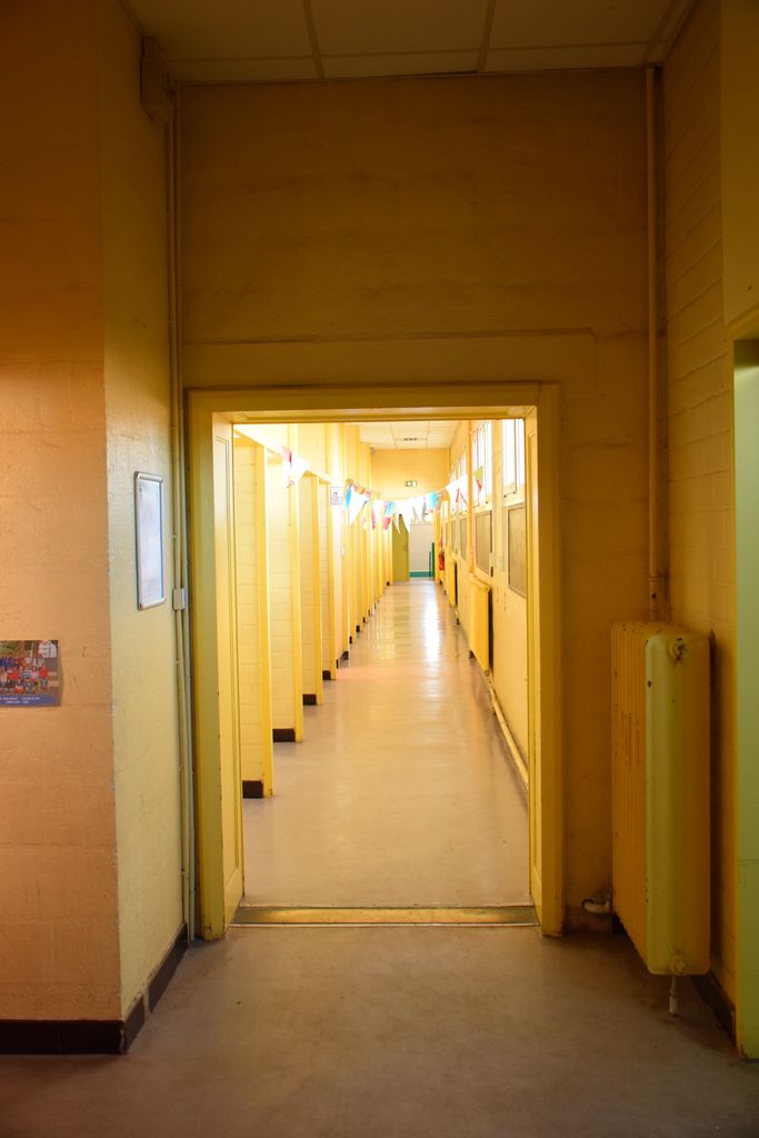Ecole élémentaire Jean-Moulin. Couloir.