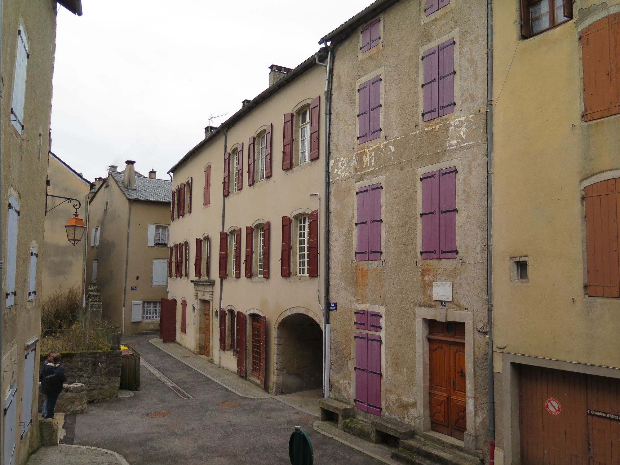 Façade principale sur la rue Saint-Blaise.